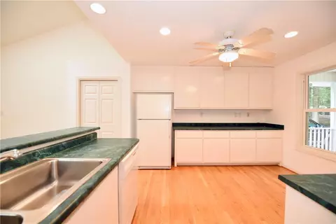 516 Squire Cir, Clemson, SC 29631 photo 13