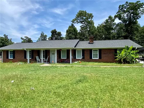 201 Skyland Dr, Belton, SC 29627