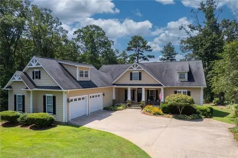 1518 Yacht Club Rd, Hartwell, GA 30643