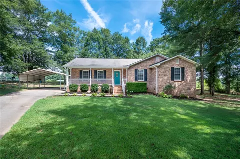 14 Springdale Dr, Williamston, SC 29697