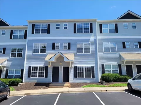 122 University Village Dr #D, Central, SC 29630