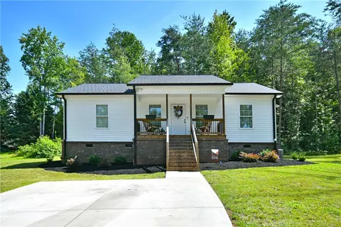 546 Edens Rd, Pickens, SC 29671
