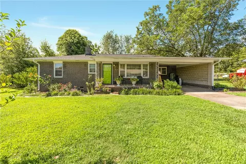 1 Sylvia Ln, Pelzer, SC 29669