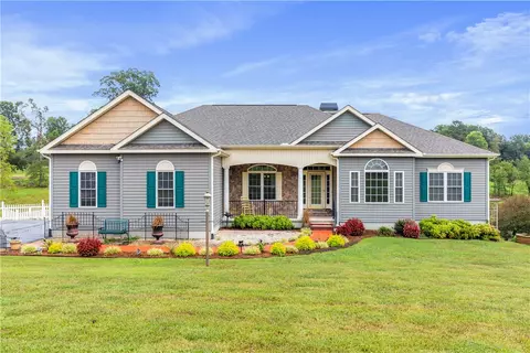1807 Hastehill Dr, Walhalla, SC 29691