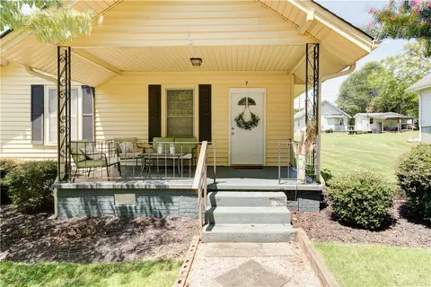 7 Hedgepath St, Liberty, SC 29657 photo 2