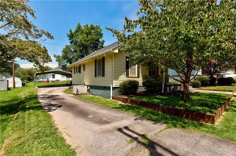 7 Hedgepath St, Liberty, SC 29657 photo 12