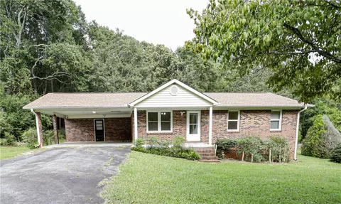 309 Andrew Pickens Dr, Seneca, SC 29678