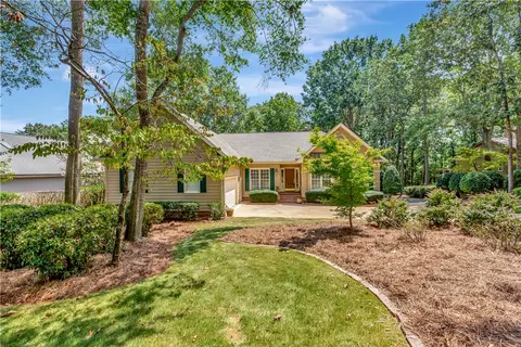 124 Paradise Cir, Townville, SC 29689