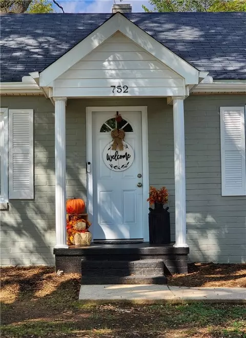 752 California Ave, Spartanburg, SC 29303