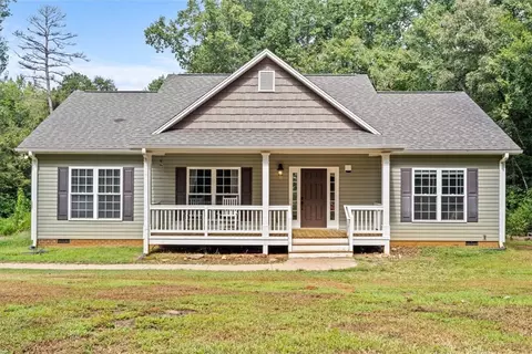 302 Friendship Valley Rd, Seneca, SC 29678