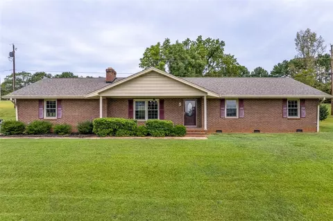 5 Fowler St, Liberty, SC 29657