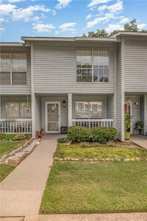 9 Bear Grass Ct, Greenville, SC 29605
