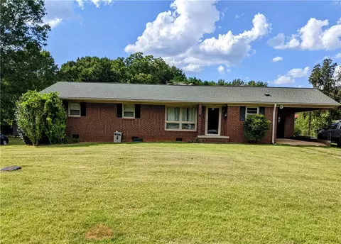 14 Pine Tree Dr, Honea Path, SC 29654