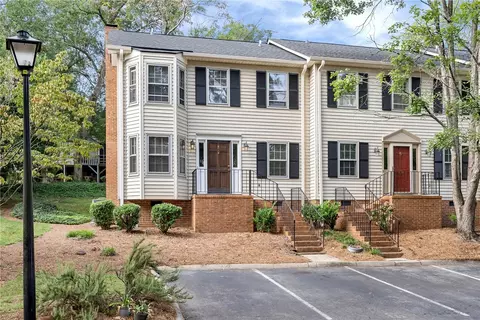 900 N Main St #15, Greenville, SC 29609