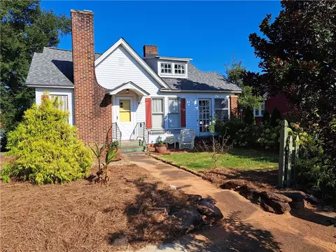 407 S S Walnut St, Seneca, SC 29678