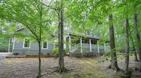 317 Sagewood Rd, Greenwood, SC 29646