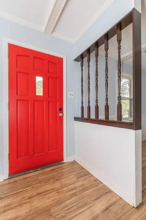 423 S Elm St, Pendleton, SC 29670 photo 2