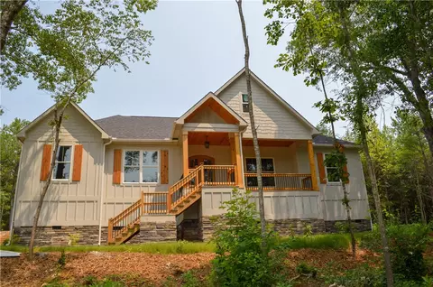 110 W Waters Edge Ln, West Union, SC 29696