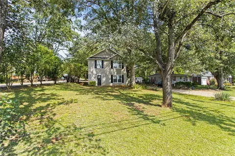 104 Richardson Dr, Liberty, SC 29657