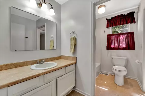 100 Holly Dr, Easley, SC 29640 photo 12