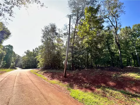 301 Walnut Dr, Westminster, SC 29693 photo 6