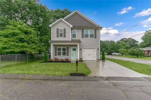 205 Fall St, Greer, SC 29650