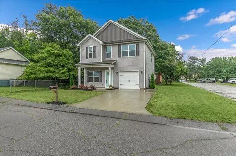 205 Fall St, Greer, SC 29650 photo 3