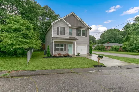 205 Fall St, Greer, SC 29650 photo 4