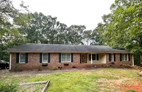 123 Laurel Ln, Townville, SC 29689