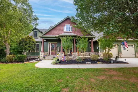 402 Home Stretch Dr, Seneca, SC 29672