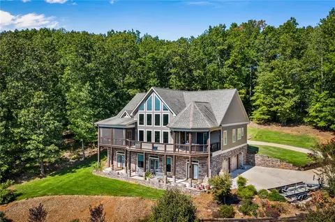 665 Whisper Ln, Salem, SC 29676