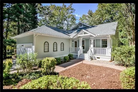 6 Lakeside Dr, Salem, SC 29676