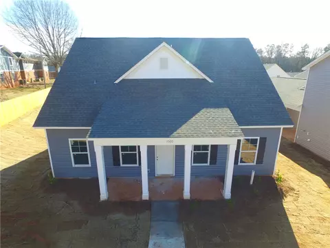 1060 Fairfield Dr, Seneca, SC 29678