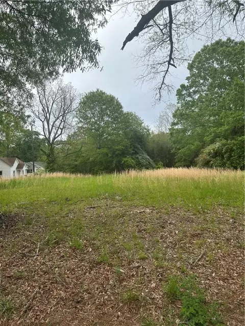 107 Poplar Ave, Belton, SC 29627