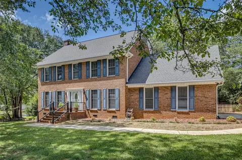 801 Hunters Hill Rd, Simpsonville, SC 29680