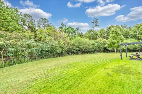 353 S Stonegate Dr, Seneca, SC 29678 photo 2