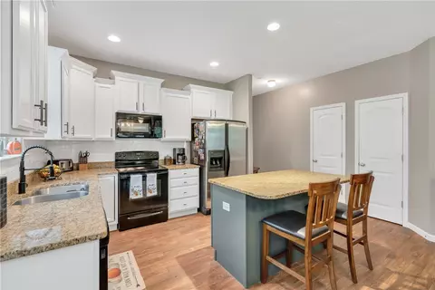 353 S Stonegate Dr, Seneca, SC 29678 photo 8