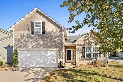 2 Pfeiffer Ct, Simpsonville, SC 29681