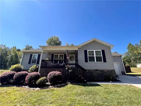 520 Secona Rd, Pickens, SC 29671