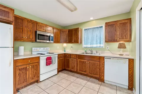 141 Crown Ct, Williamston, SC 29697 photo 9