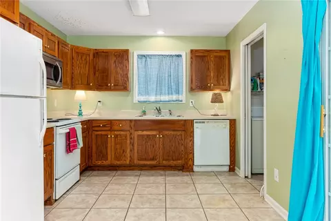 141 Crown Ct, Williamston, SC 29697 photo 8