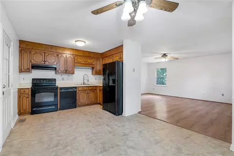 611 Spring Forest Dr, Central, SC 29630 photo 4