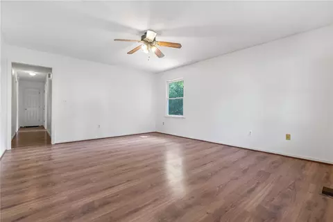 611 Spring Forest Dr, Central, SC 29630 photo 2