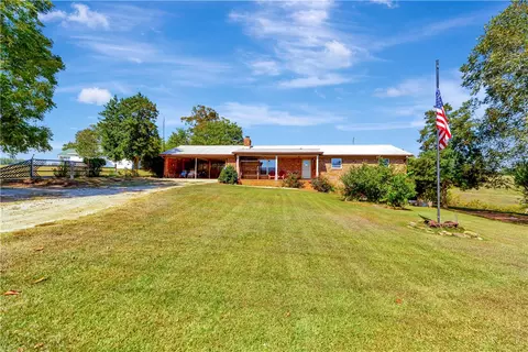 291 Philip Lear Rd, Westminster, SC 29693