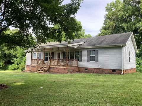 213 Erin Ln, Pickens, SC 29671