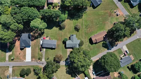 2106 Rush St, Anderson, SC 29621 photo 4