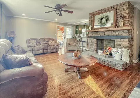 107 Roundtree Ln, Starr, SC 29684 photo 4