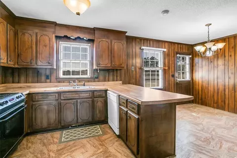 237 Hickory Dr, Easley, SC 29642 photo 5