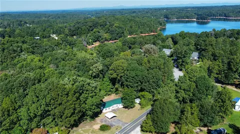 934 Coneross Creek Rd, Seneca, SC 29678