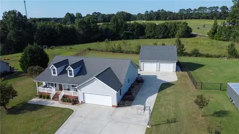 102 Toliver Ln, Anderson, SC 29626